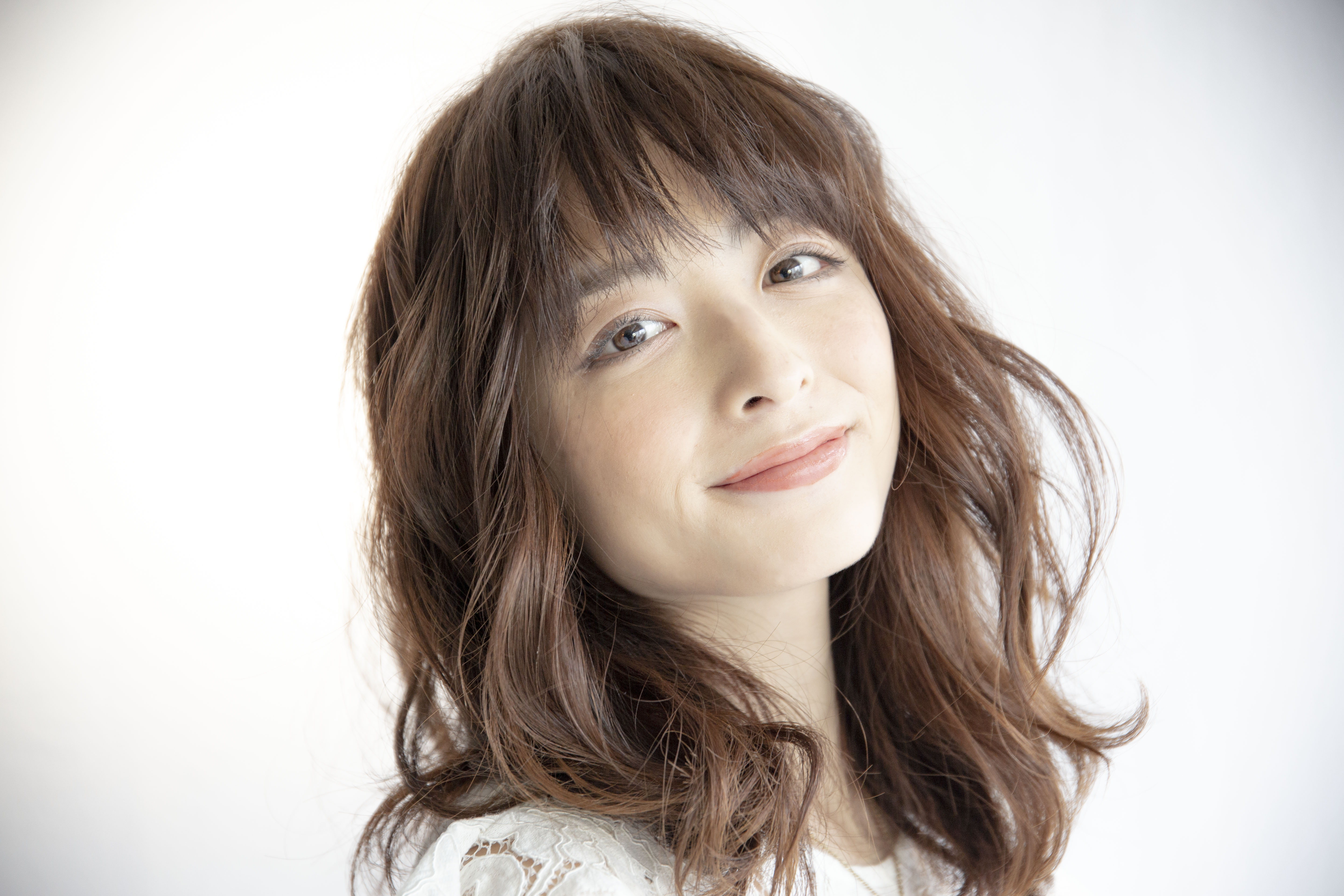 30代白髪染め 黒くなりたくないからハイライトをいれたい でもいたみたくない 傷まない白髪染め ヘアカラー 髪の悩みの相談 は銀座美容室カロンちゃんのｂｅａｕｔｙ ｂｌｏｇ